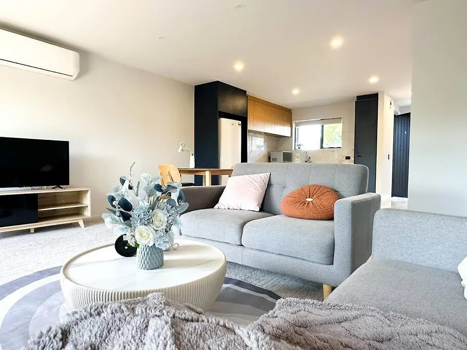 Cosy Home 3Br Close To Uc location